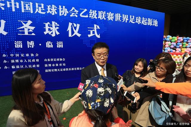 巴萨小将托伦茨将以最高600万欧元加盟阿贾克斯